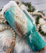 Load image into Gallery viewer, 40 oz Stanley Beach Tumbler
